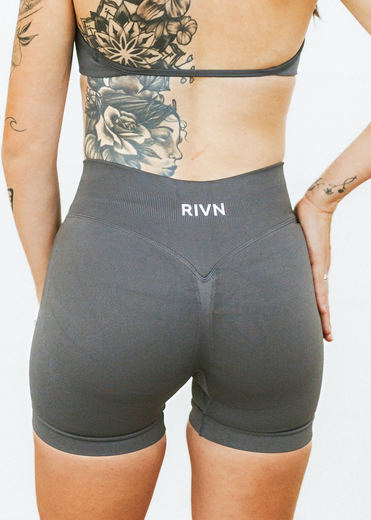 GREY SCRUNCH SHORTS