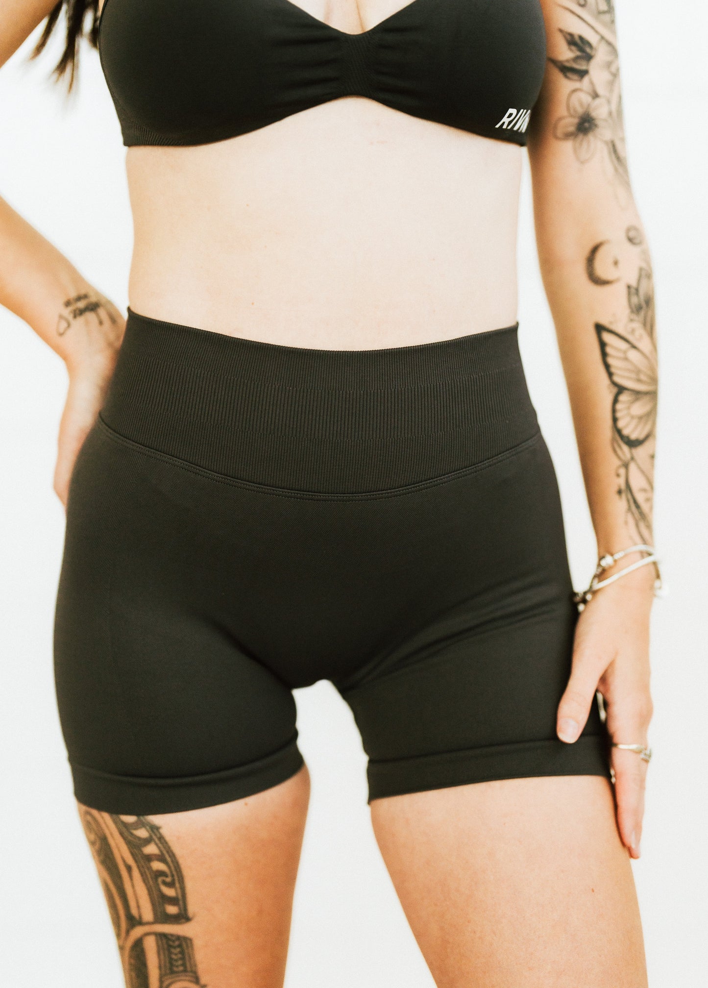 DEEP GREY SCRUNCH SHORTS