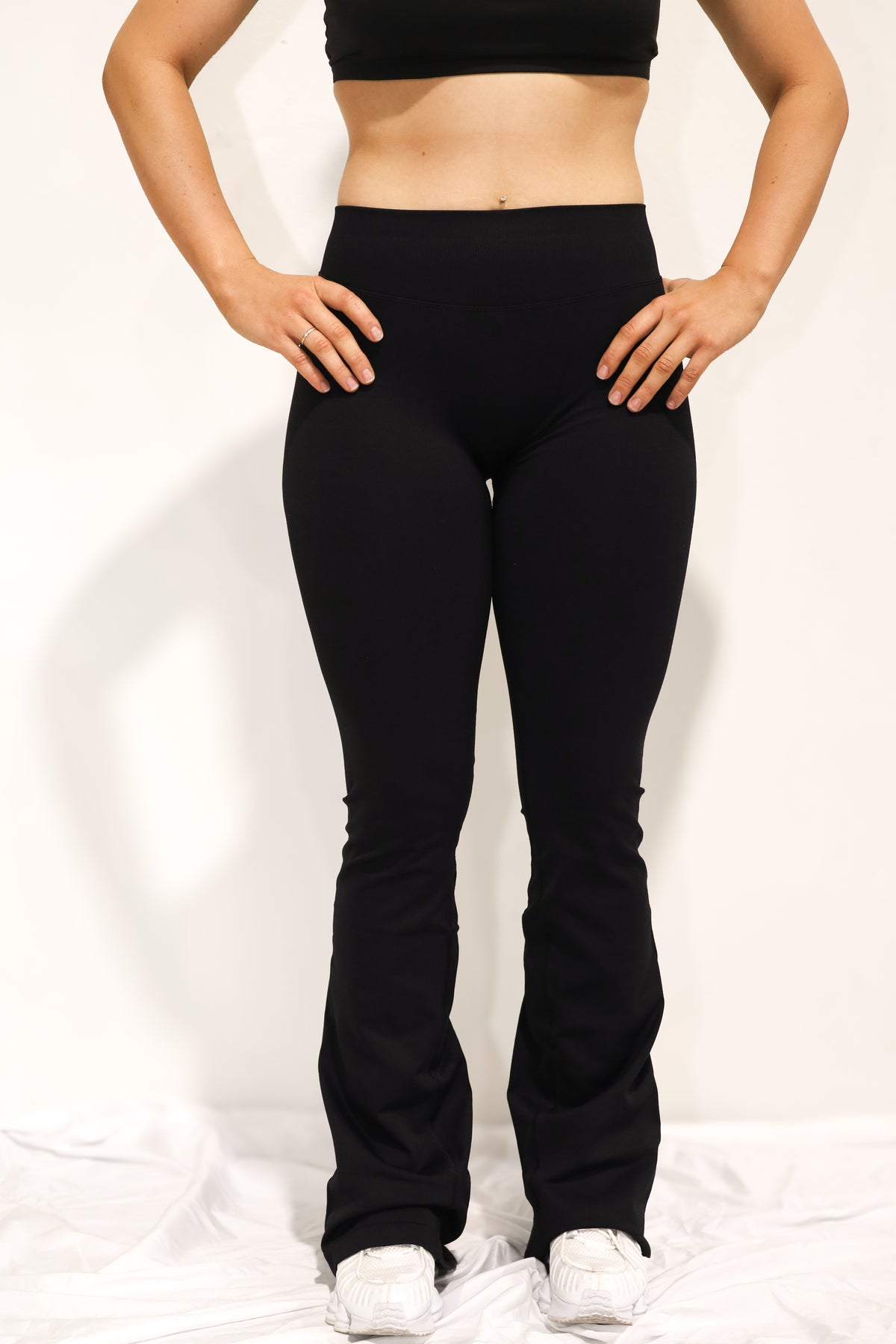 BLACK IMPACT SCRUNCH FLARES