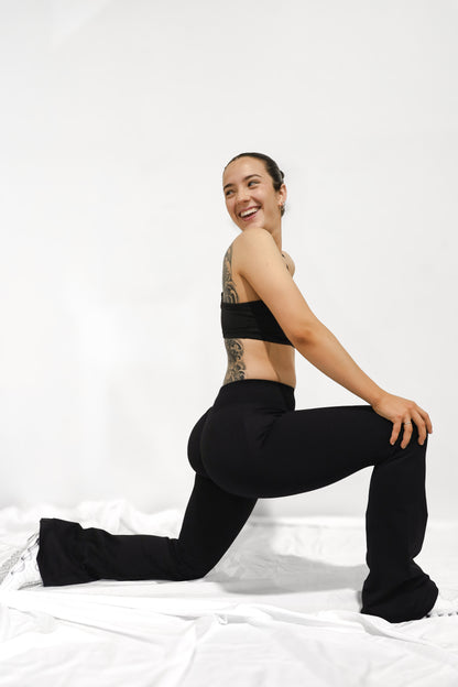 BLACK IMPACT SCRUNCH FLARES