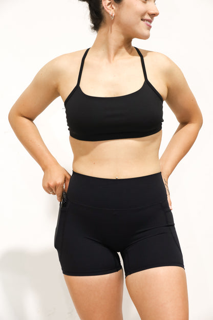 BLACK BOOTY SHORTS (POCKETS)