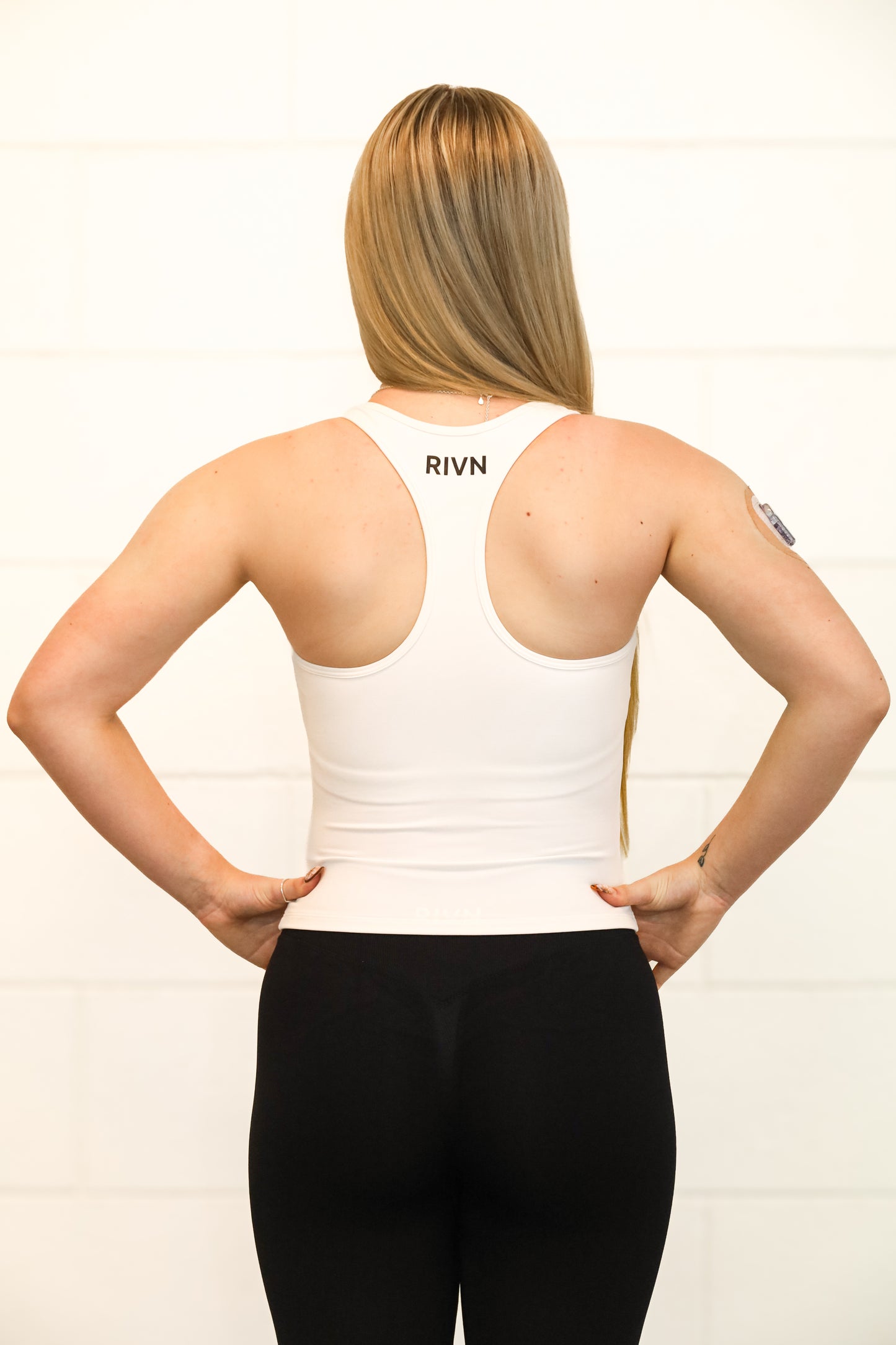 WHITE PERFORMANCE TANK