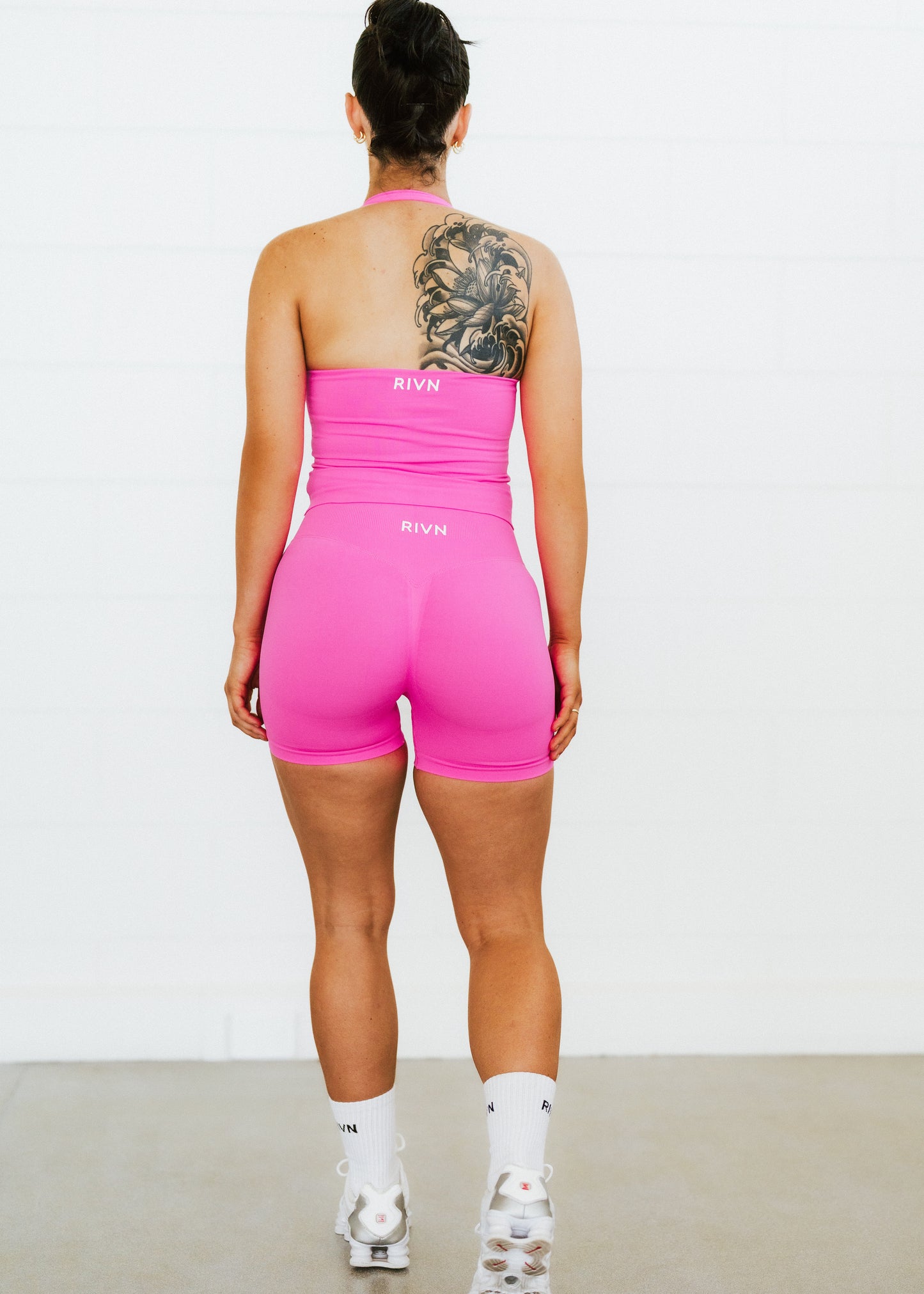 BUBBLEGUM PINK SCRUNCH SHORTS