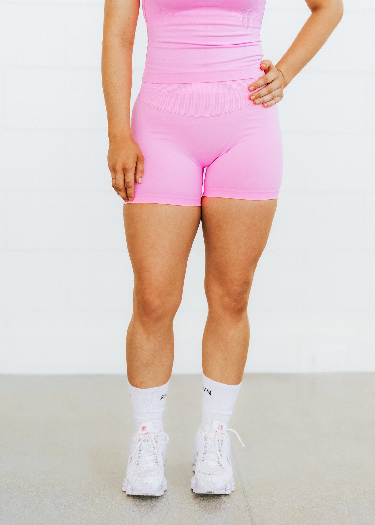 MUSK SCRUNCH SHORTS