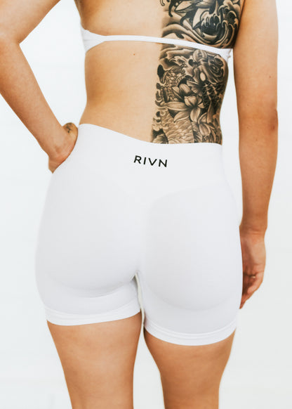 WHITE SCRUNCH SHORTS