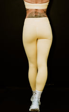 BUTTERCUP YELLOW SCRUNCH LEGGINGS