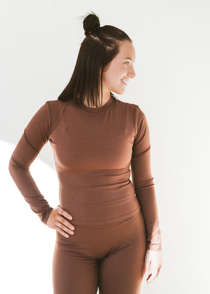 ESSENTIAL BROWN STAPLE TEE LONG