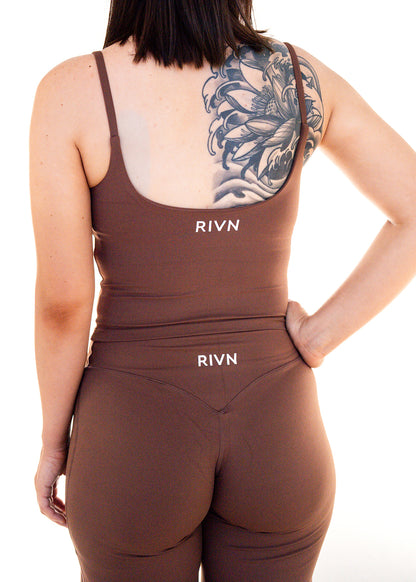 ESSENTIAL BROWN SINGLET