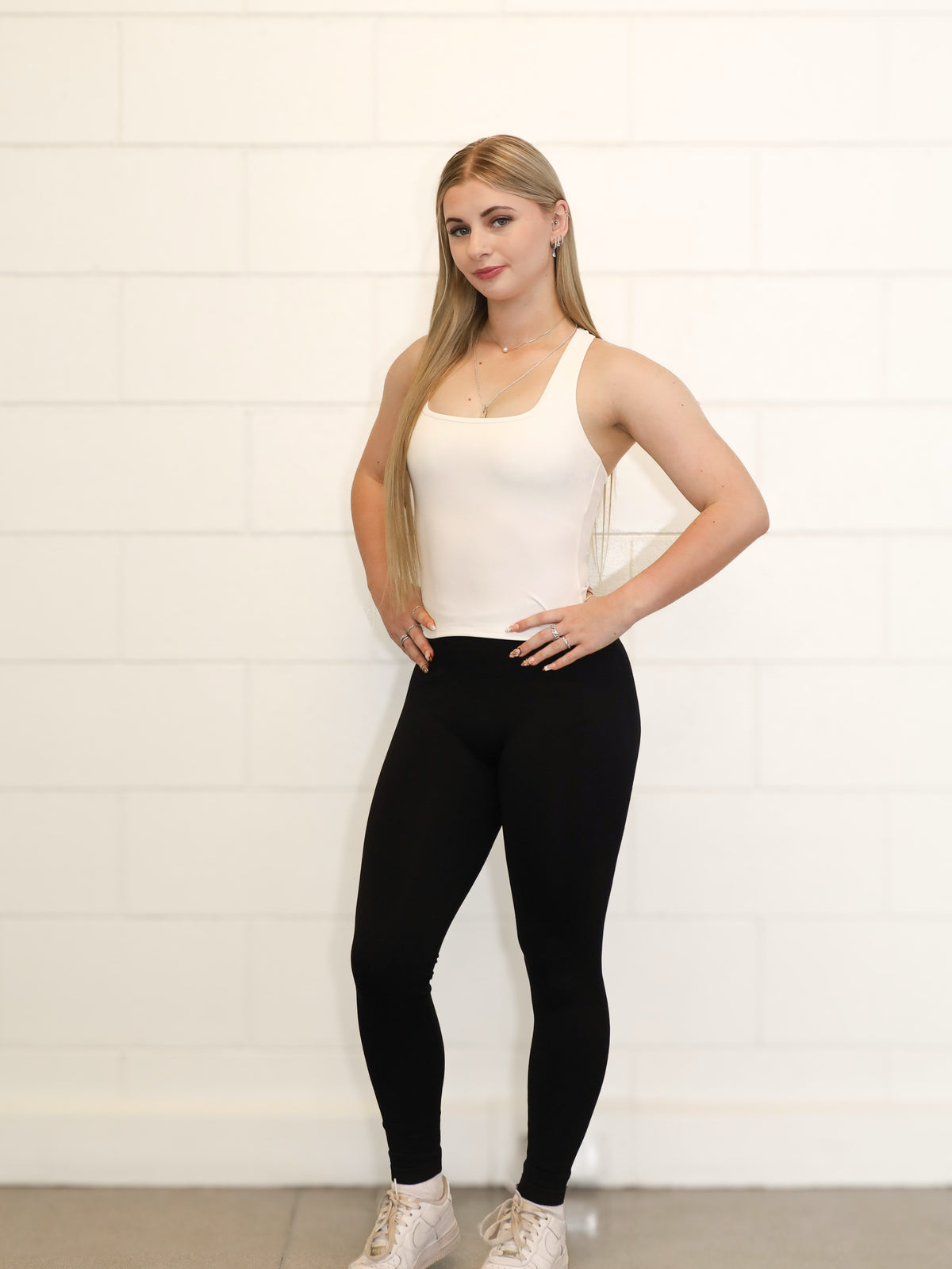 WHITE PERFORMANCE TANK